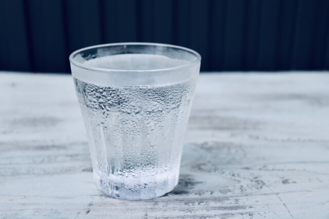 グラスに入った水