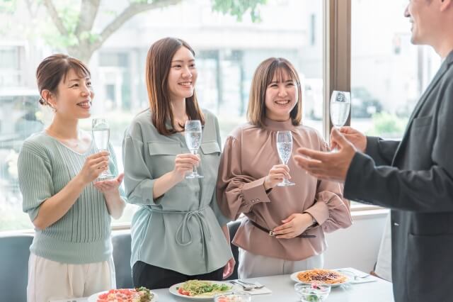ビジネスでの会食